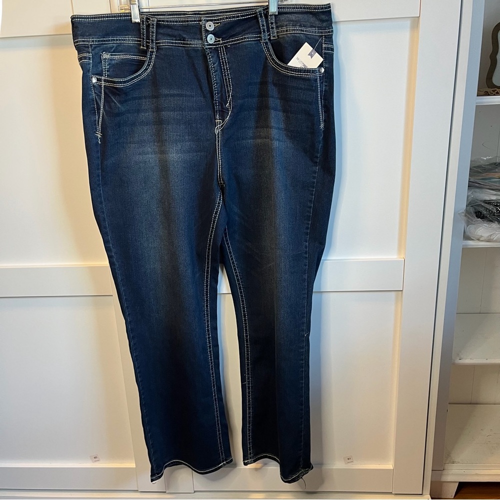 NWT WallFlower Luscious Curvy Bootcut Jeans Size 22 Dark Wash Plus